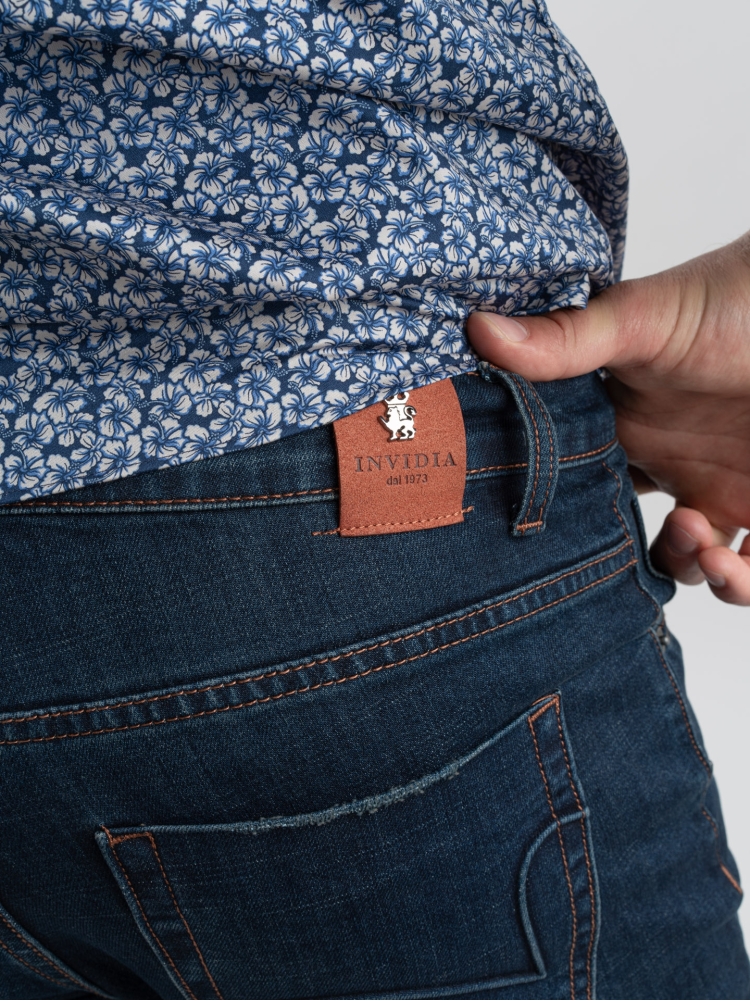 Jeans 5 tasche scuri