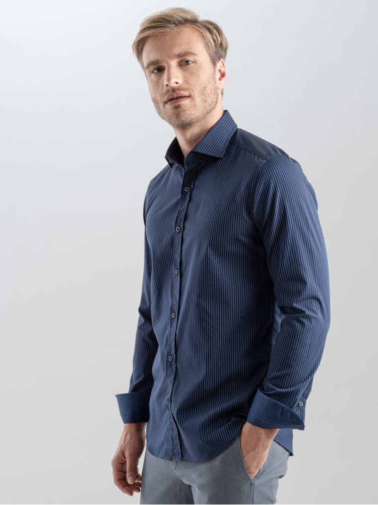 Camicia uomo gessata in tessuto popeline