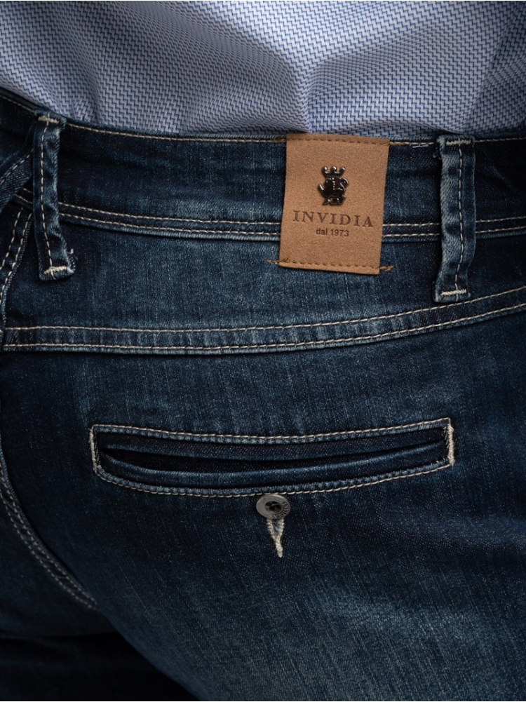 Jeans uomo stretch modello chinos in denim blu scuro