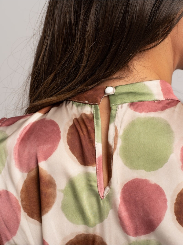 Blusa donna smanicata in satin sampato pois