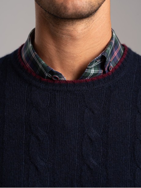 Maglia girocollo uomo a trecce con contrasto collo e polsi