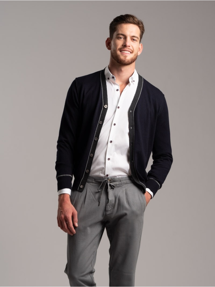 Cardigan uomo con abbottonatura a contrasto