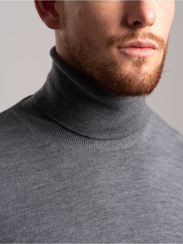 Maglia uomo dolcevita tinta unita in...