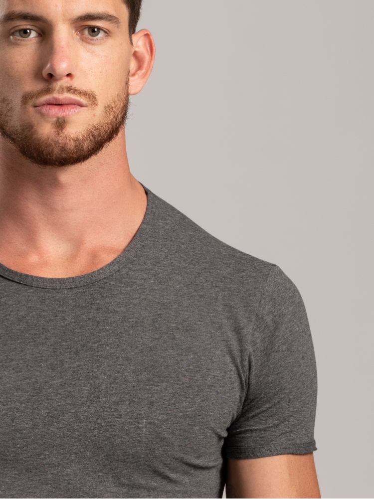 Maglietta girocollo in cotone jersey...