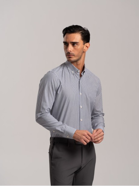 Camicia uomo rigata in tessuto popeline collo botton down