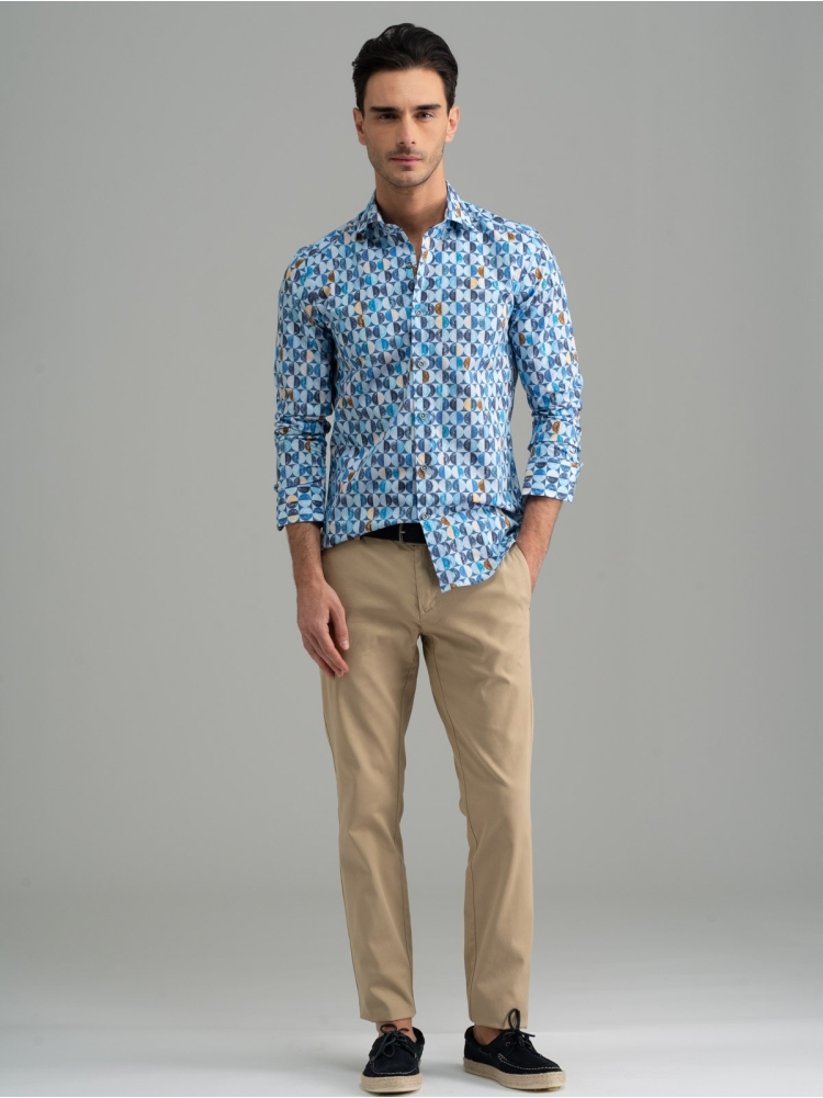 Camicia uomo fantasia a cerchi collo semi francese