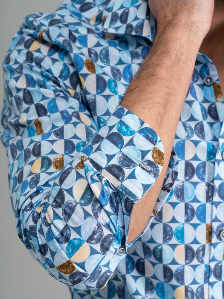 Camicia uomo fantasia a cerchi collo semi francese