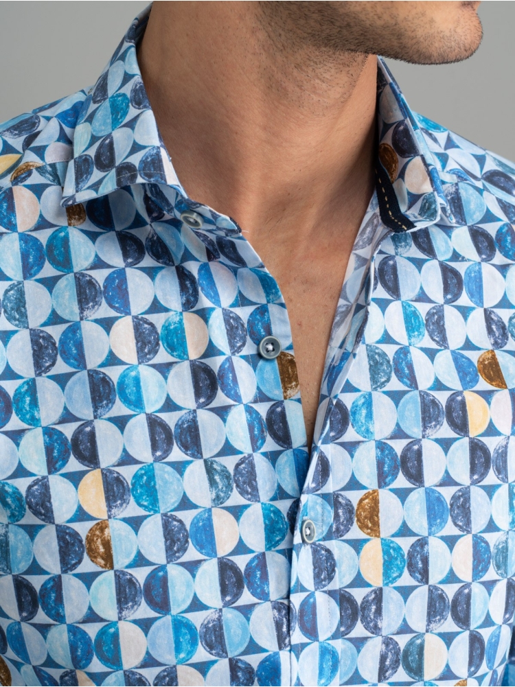 Camicia uomo fantasia a cerchi collo semi francese