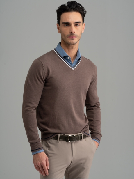 Maglia uomo con scollo a V con contrasti