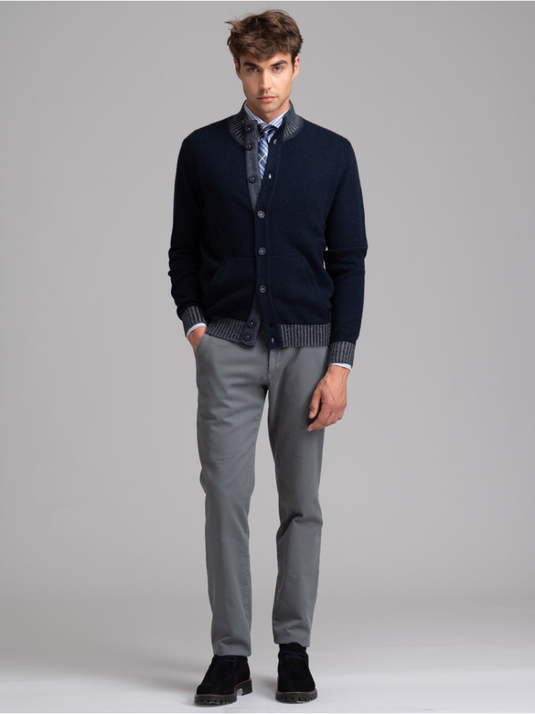 Giubbino uomo in maglia di lana con bottoni e toppe