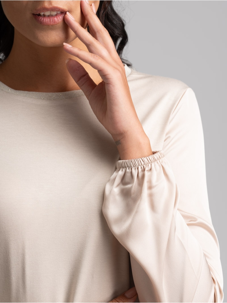 Maglia donna fluida in satin e jersey