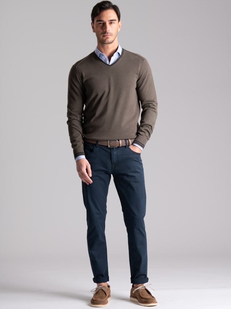 Maglia uomo in cotone scollo a V con contrasti