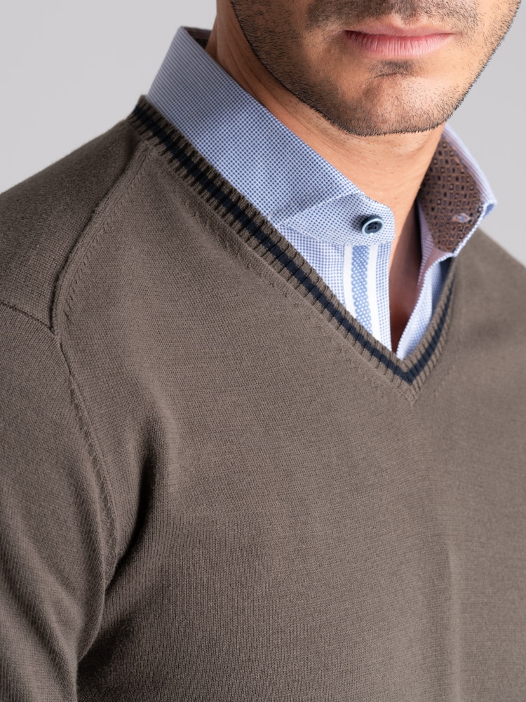 Maglia uomo in cotone scollo a V con contrasti