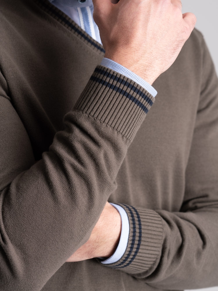 Maglia uomo in cotone scollo a V con contrasti