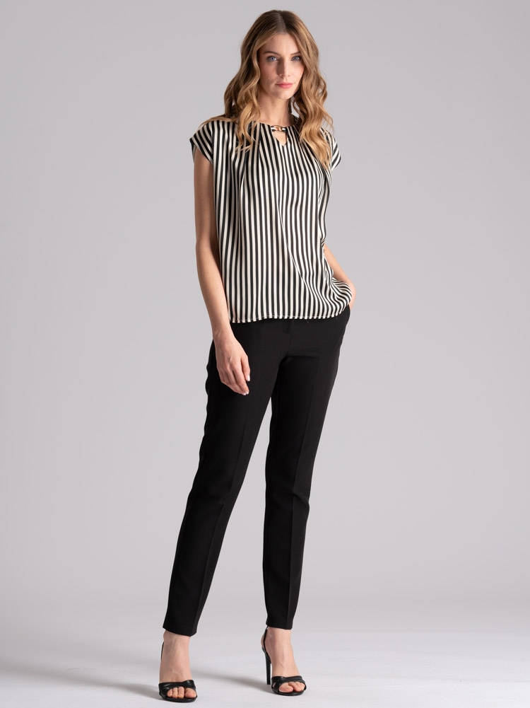 Camicia donna rigata smanicata con gancio in metallo