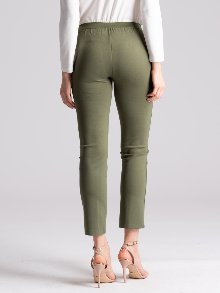 Pantalone donna aderente in Punto Milano