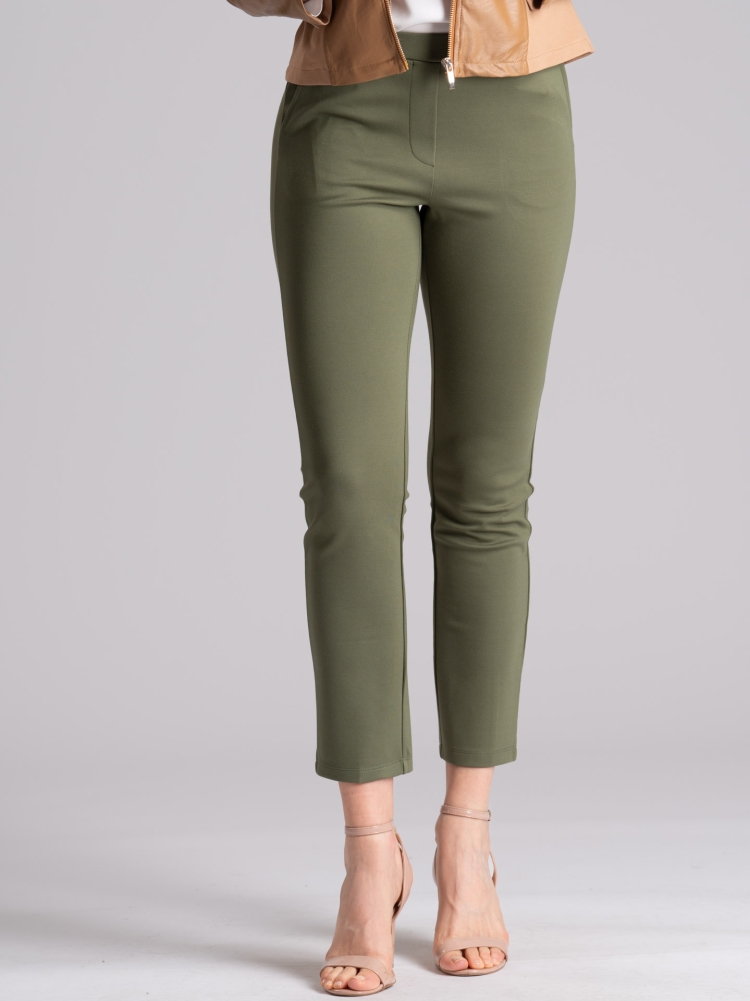 Pantalone donna aderente in Punto Milano