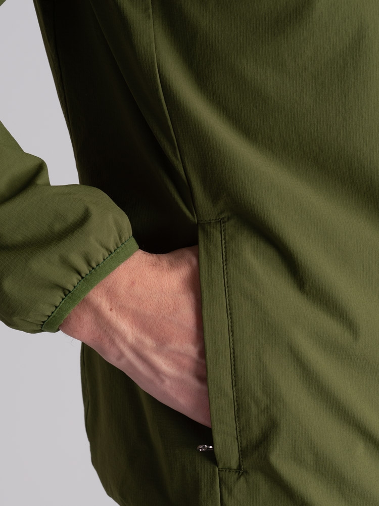 Giubbino uomo sportivo con imbottitura e cappuccio