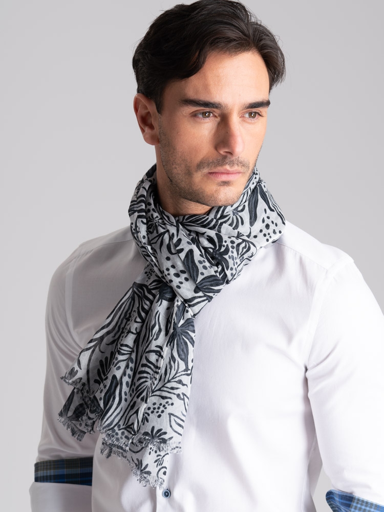 Sciarpa uomo con fantasia fiore sfrangiata