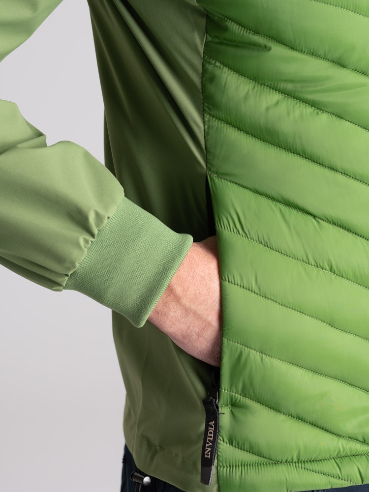 Giubbino uomo sportivo con due tessuti e imbottitura davanti