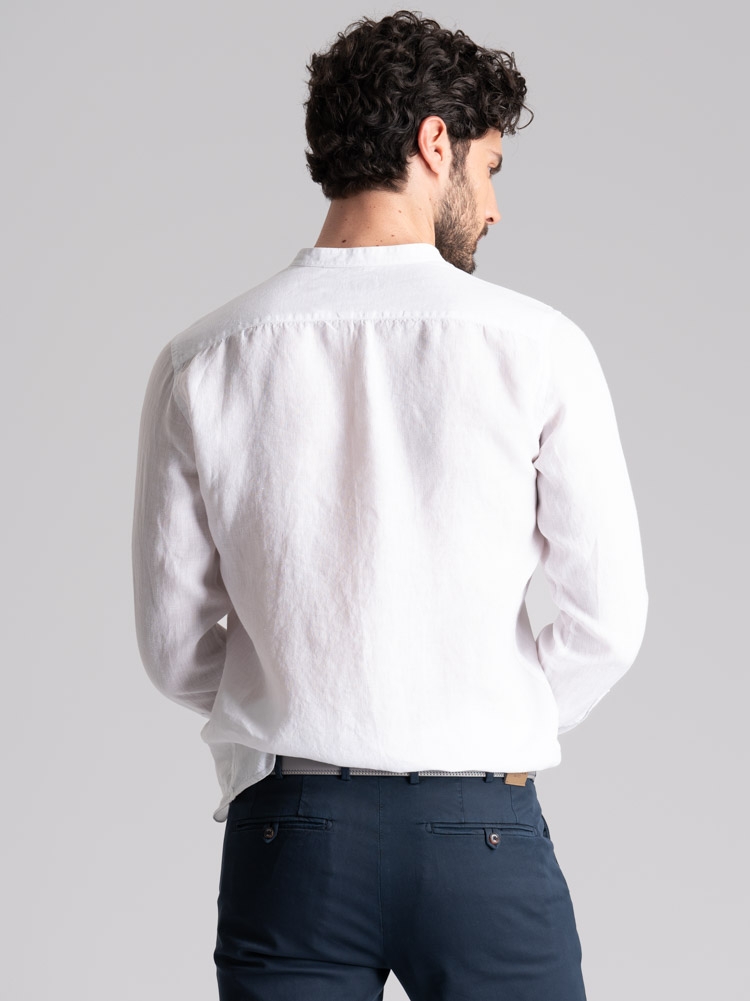 Camicia uomo bianca di lino con collo alla coreana