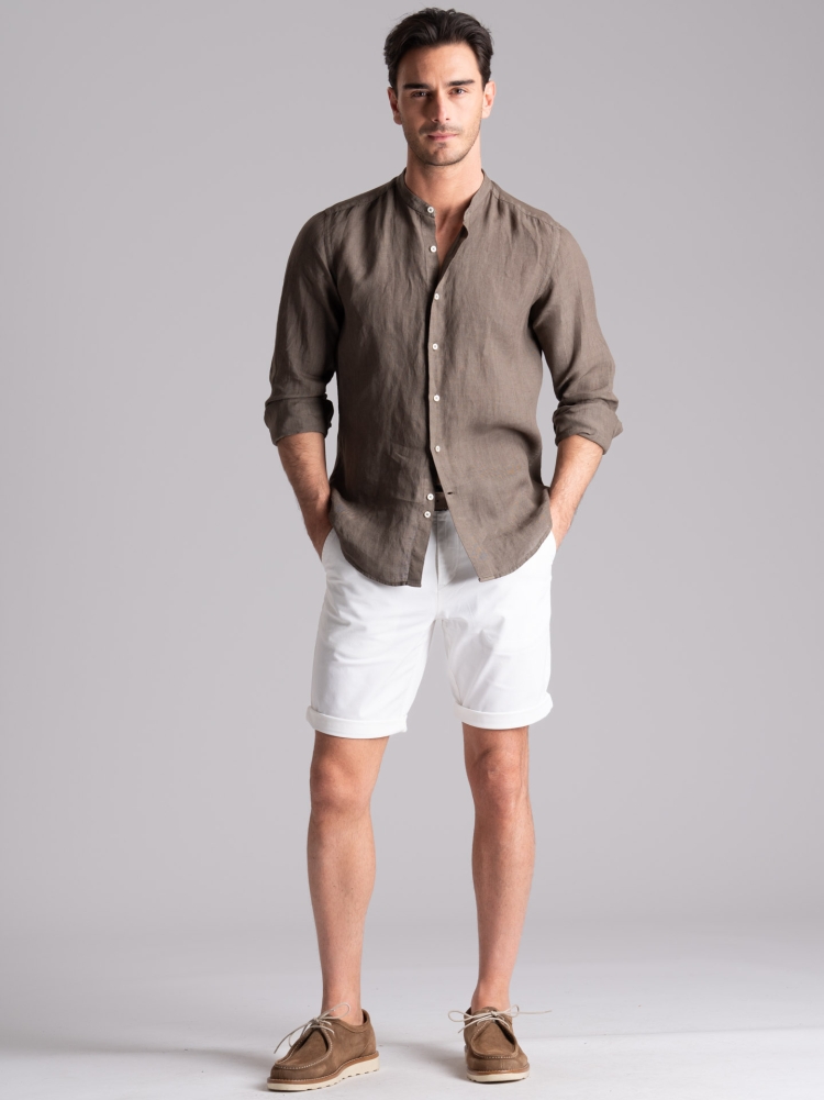 Camicia uomo di lino color fango con collo alla coreana