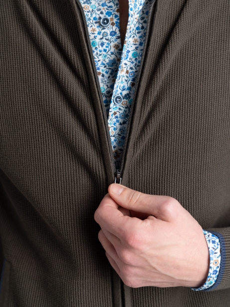 Maglia uomo full zip con lavorazione chicco di riso e tasche 2