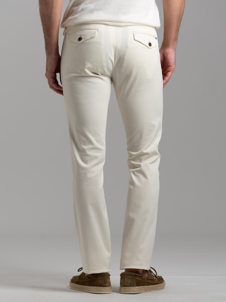 Pantalone uomo chino in tricotina...