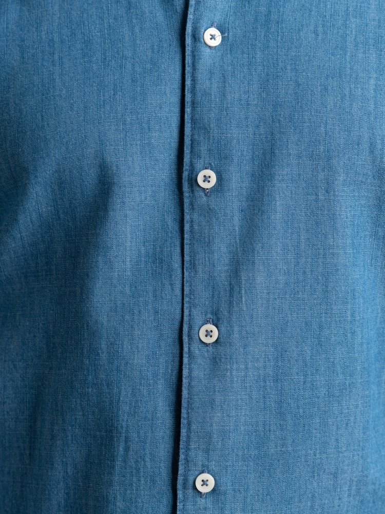 Camicia uomo in denim stone washed con collo semi francese