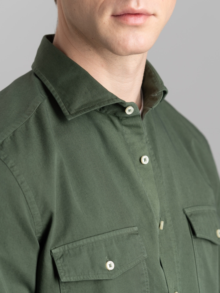 Camicia uomo slim in tessuto twill tinto capo
