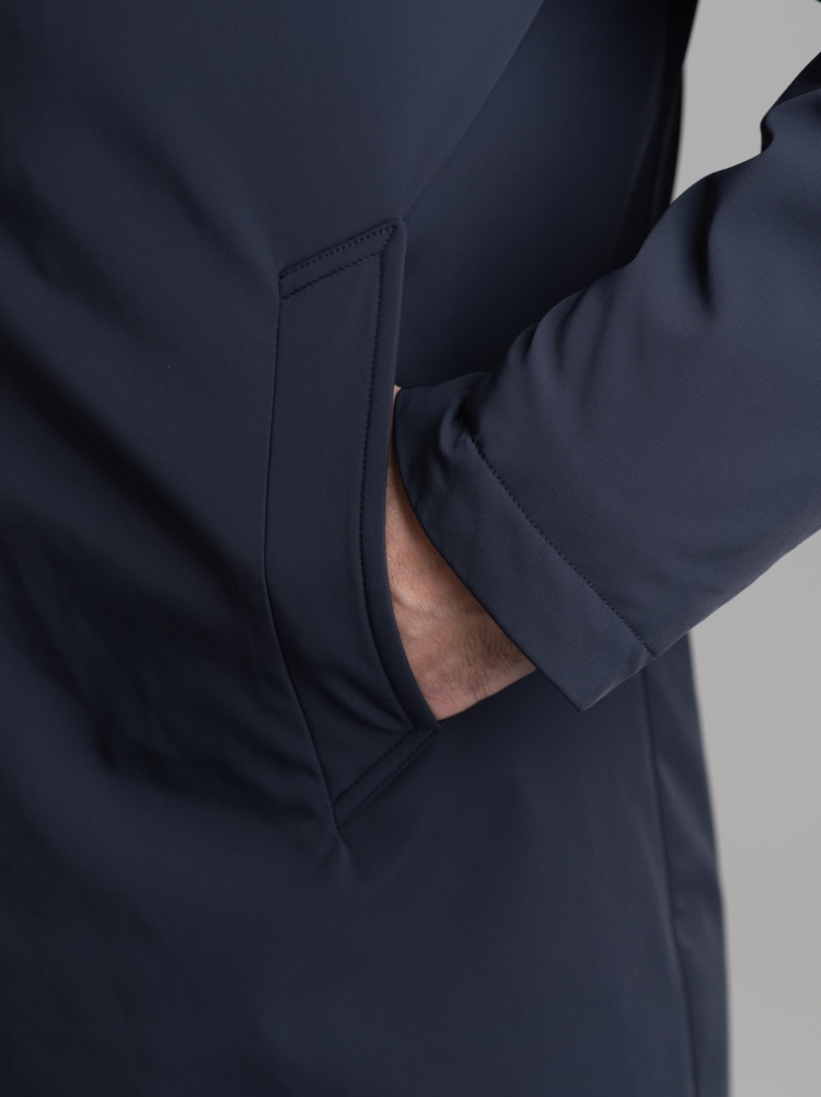 Spolverino uomo in twill tecnico con abbottonatura coperta