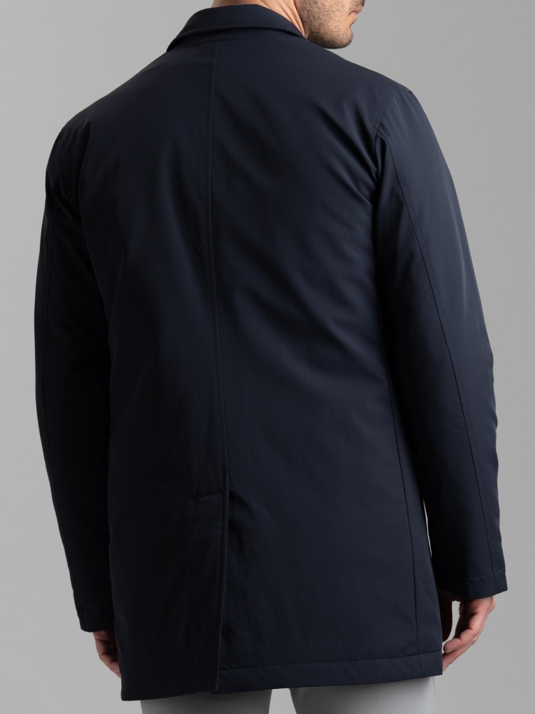 Spolverino uomo in twill tecnico con abbottonatura coperta