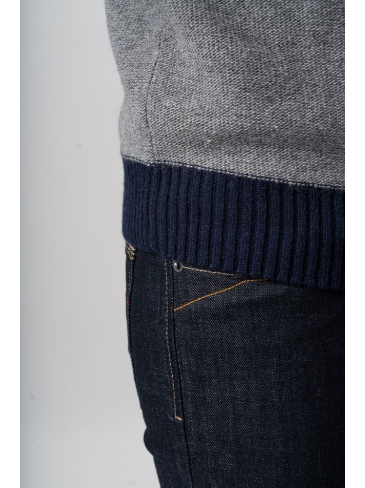 Maglia girocollo con bottoni