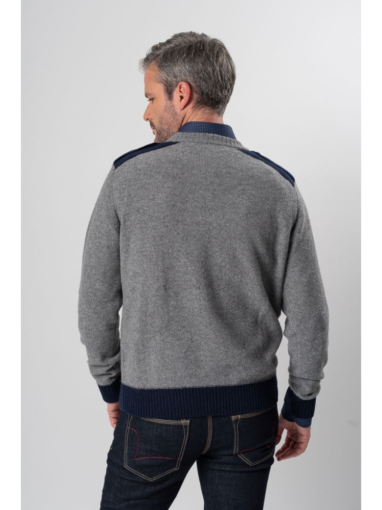 Maglia girocollo con bottoni