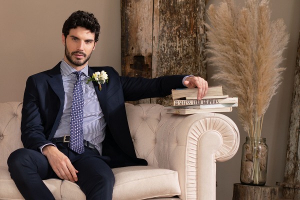 L'arte dell'eleganza: trovare la camicia uomo da cerimonia ideale