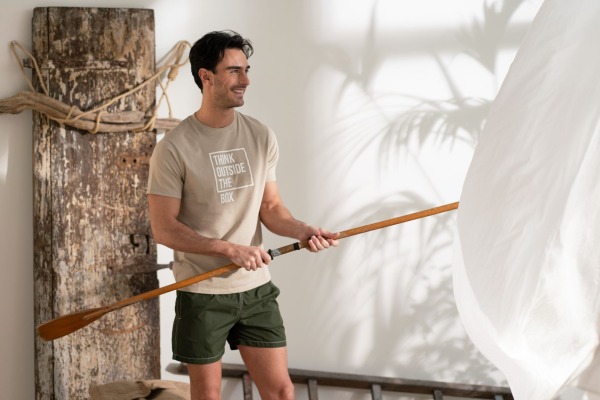 Tra mare e città: la moda uomo estate 2024