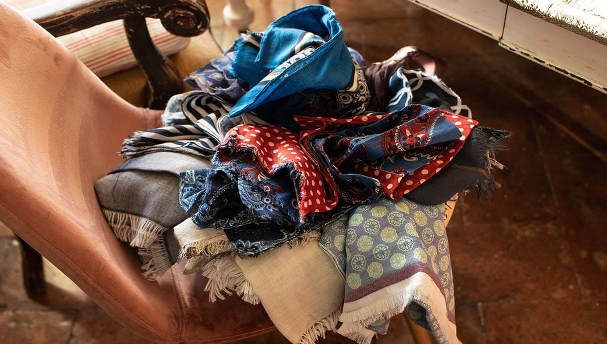 Gli accessori da uomo indispensabili per la primavera: la tua lista dei “mai più senza”