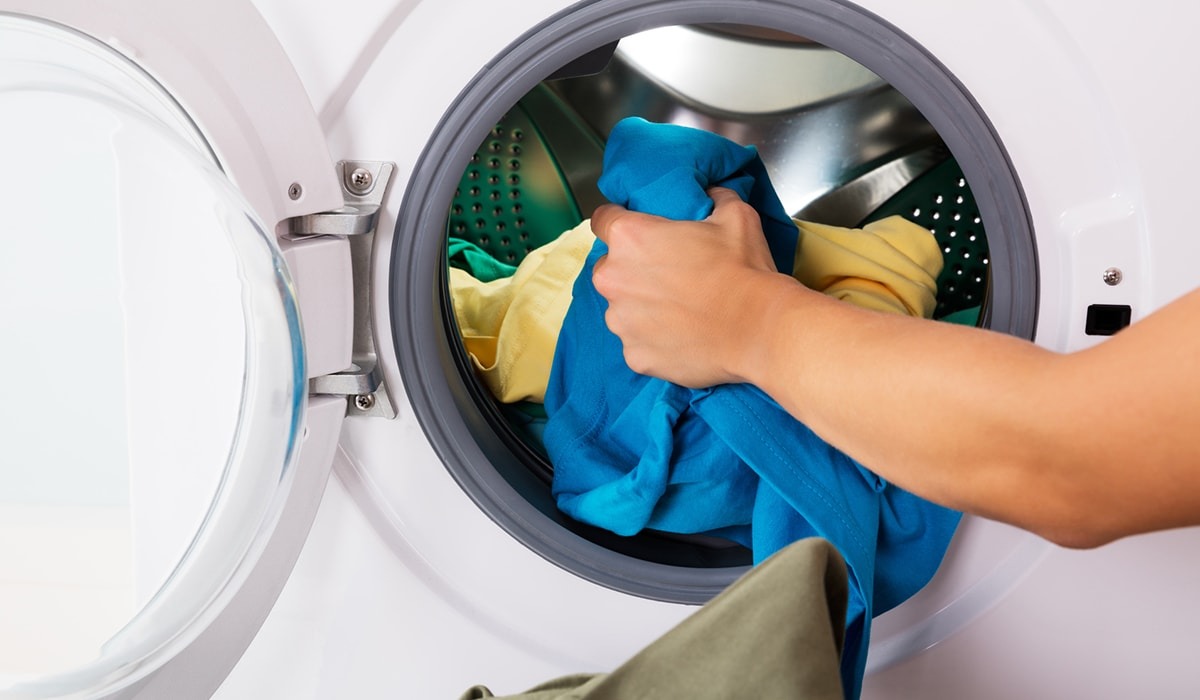 Come togliere le macchie di sudore dalla tua polo? La guida indispensabile per l’estate