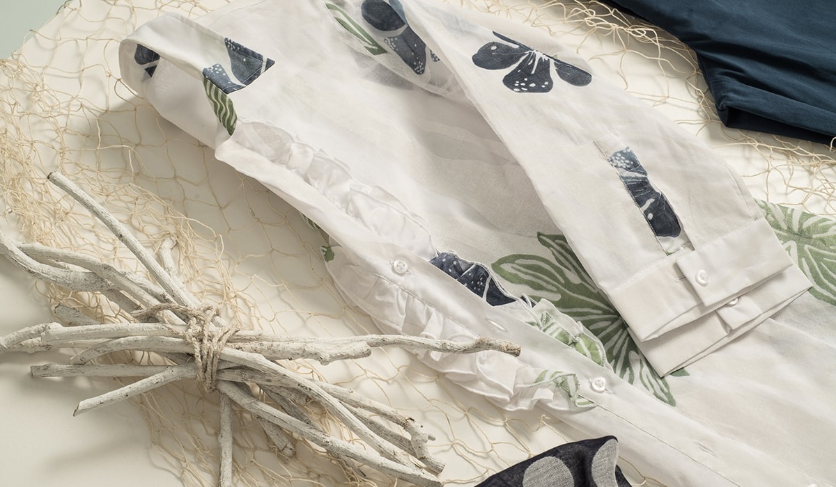 Abbottonare la camicia femminile: il curioso “perchè” dei bottoni da donna