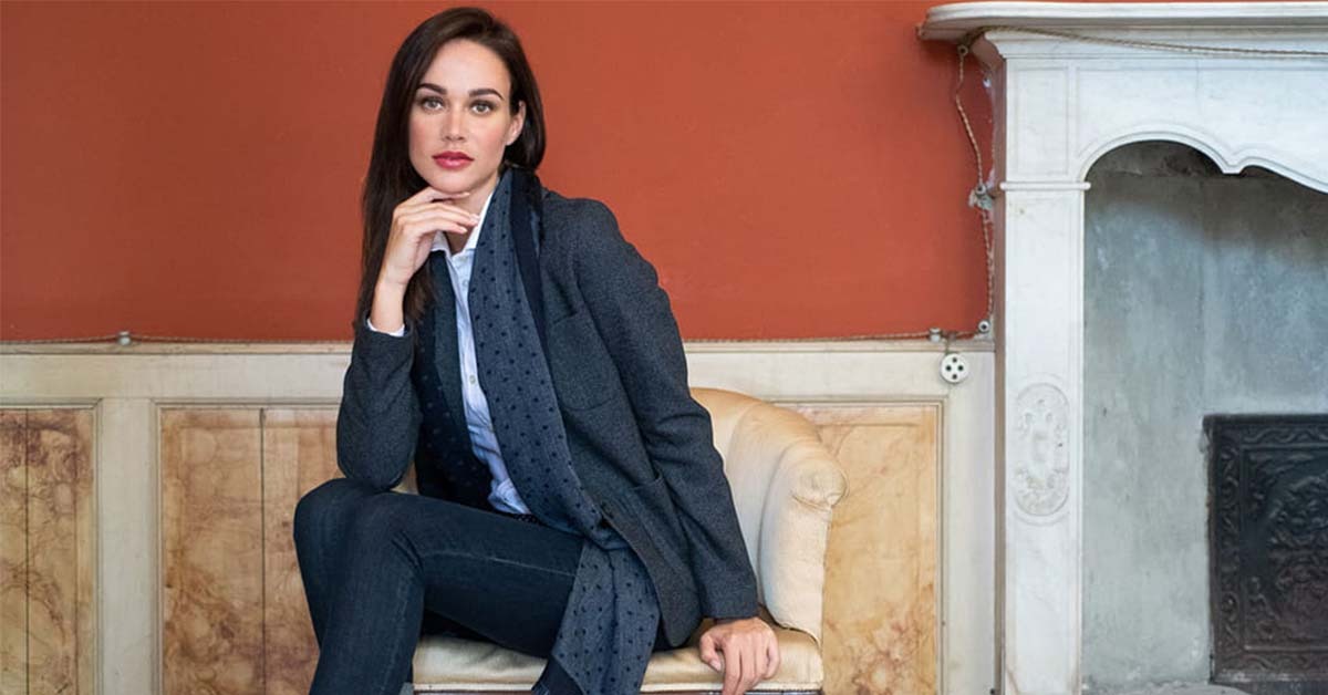 Come vestirsi per un colloquio di lavoro? Jeans e giacca, ovviamente!